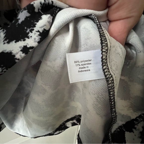 Lane Bryant Womens Leopard Print Top Blouse Short Sleeve Black White Size 16 - Picture 6 of 10